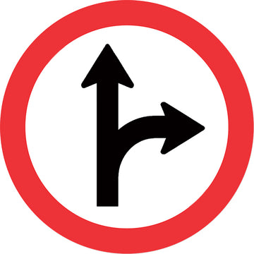 Sinalização de Trânsito - Siga em Frente ou à Direita