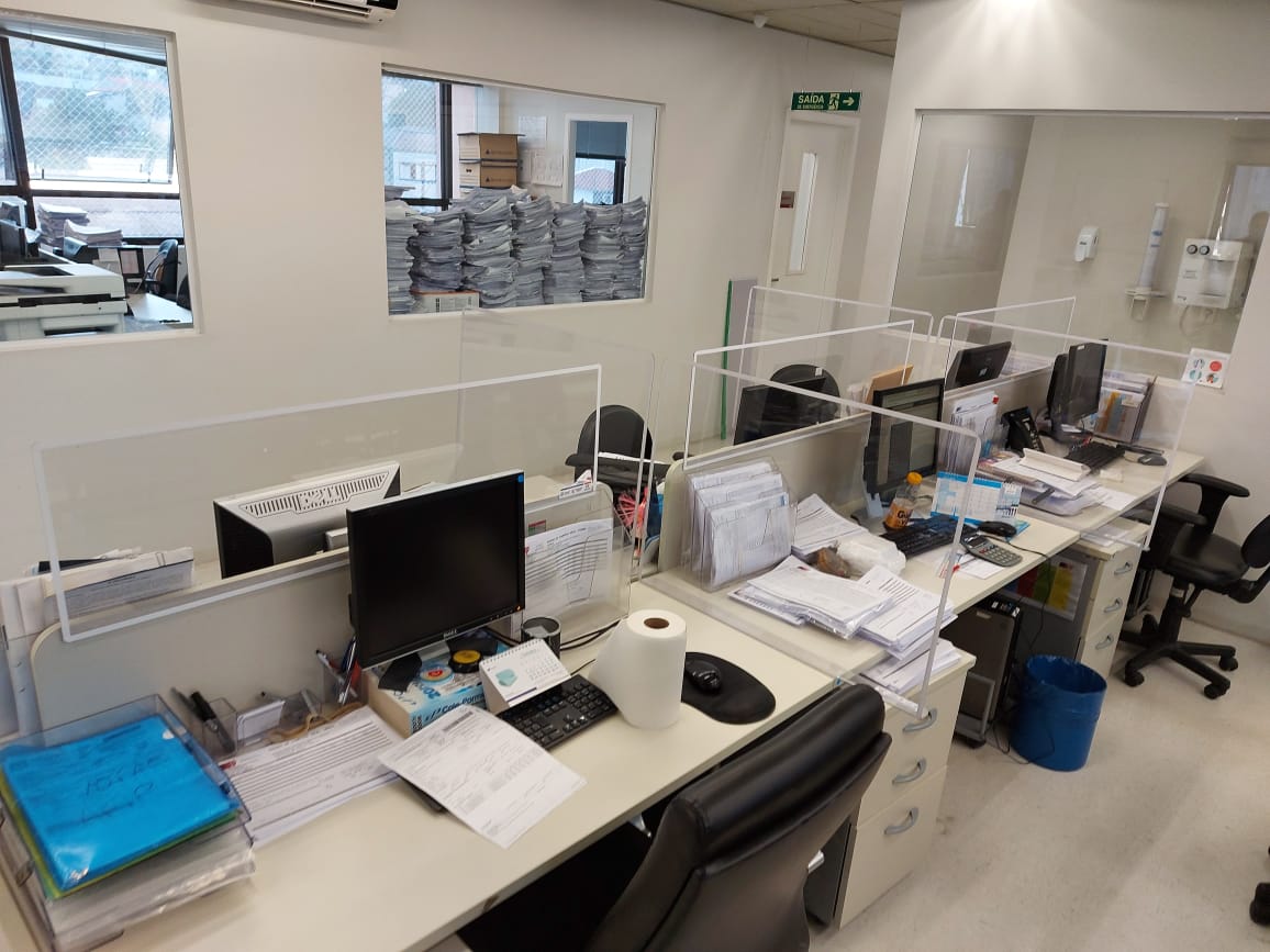 Barreira de Proteção Divisória de Mesa